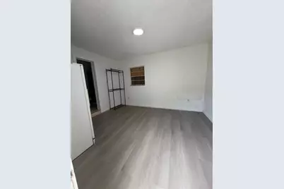 2137 NW 1st Terrace #R, Miami, FL 33125 - Photo 3
