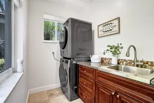 1163 Camellia Cir, Weston, FL 33326 - Photo 29