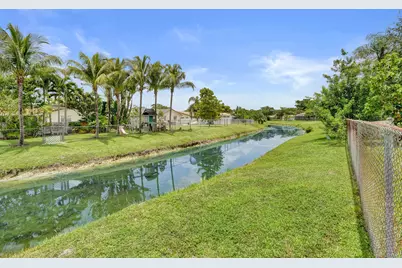 1852 NW 82nd Avenue, Coral Springs, FL 33071 - Photo 63