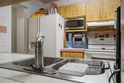 240 W Park Drive #201-4, Miami, FL 33172 - Photo 7
