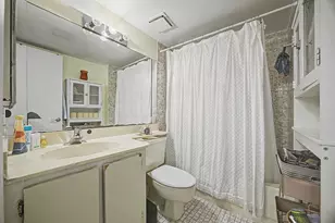 240 W Park Dr, Miami, FL 33172 - Photo 13