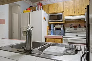 240 W Park Dr, Miami, FL 33172 - Photo 7