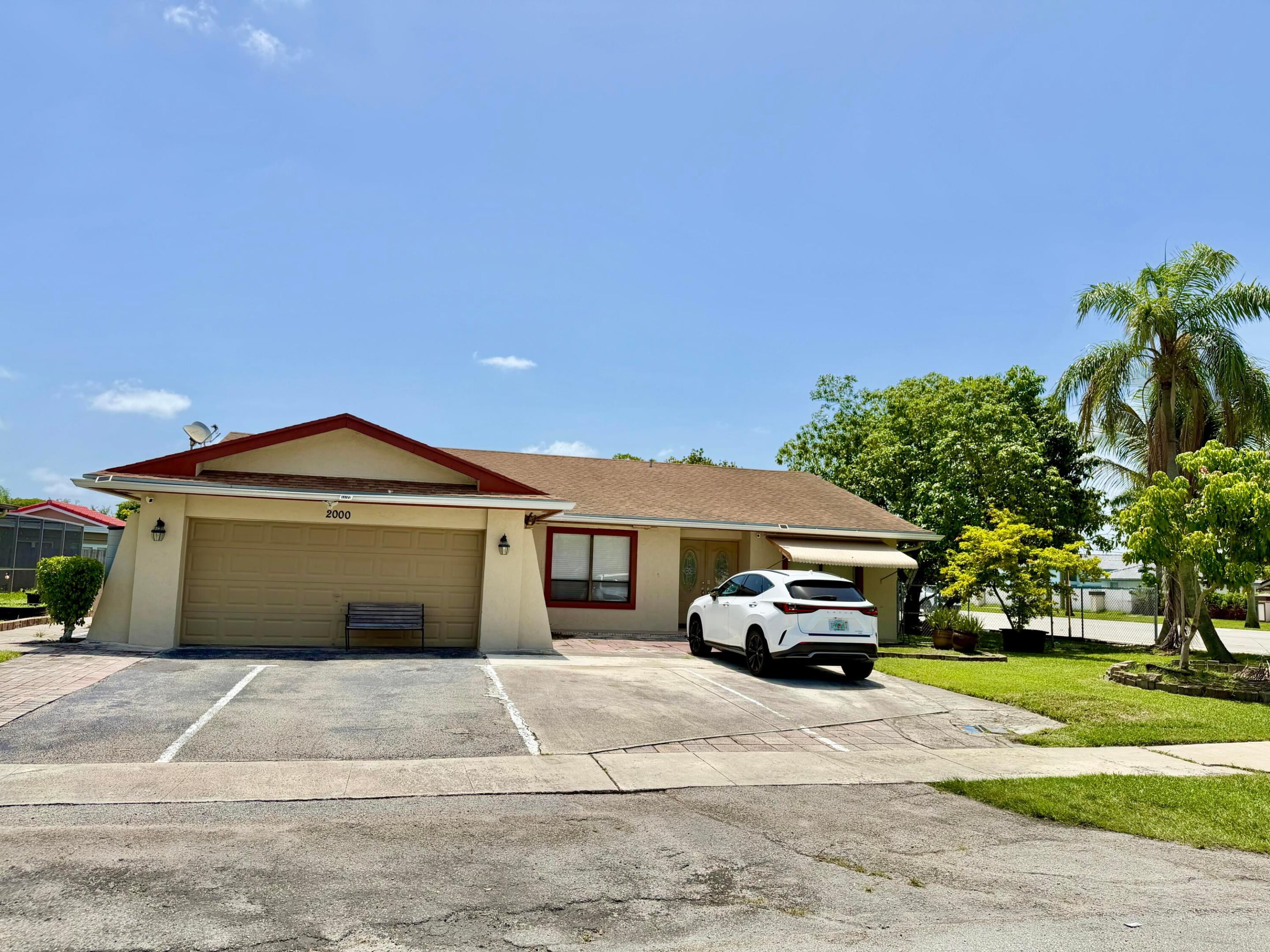 2000 NW 70th Ln - 2000 NW 70th Ln, Margate, FL 33063 Luxury Property | Jose Angel Pina