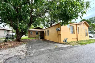 610 33rd St, West Palm Beach, FL 33407 - Photo 1