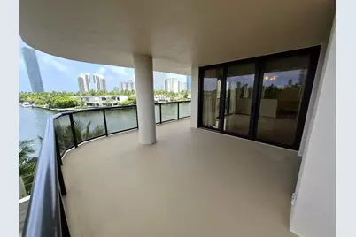 19667 Turnberry Way #4J, Aventura, FL 33180 - Photo 1