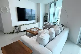 300 S Biscayne Blvd, Miami, FL 33131 - Photo 3