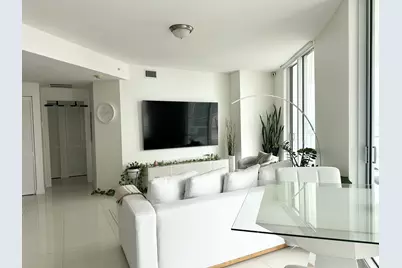 300 S Biscayne Boulevard #T-2208, Miami, FL 33131 - Photo 5