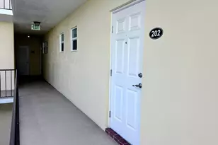 21 Colonial Club Dr, Boynton Beach, FL 33435 - Photo 5