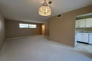 21 Colonial Club Dr, Boynton Beach, FL 33435 - Photo 9