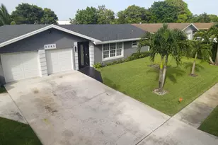 2045 Pinehurst Dr, West Palm Beach, FL 33407 - Photo 3