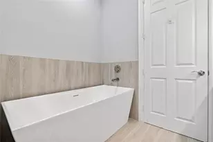 2241 NE 9th Ave, Wilton Manors, FL 33305 - Photo 21