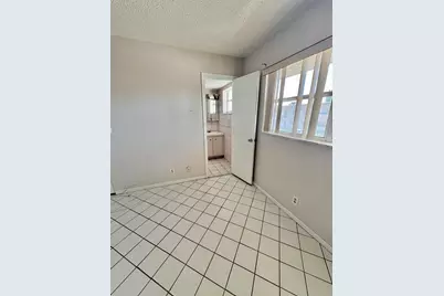 209 Oxford 200, West Palm Beach, FL 33417 - Photo 5