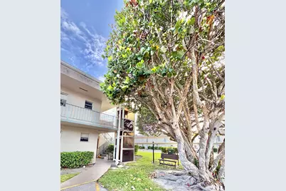 209 Oxford 200, West Palm Beach, FL 33417 - Photo 13
