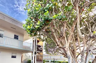 209 Oxford 200, West Palm Beach, FL 33417 - Photo 13