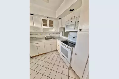 209 Oxford 200, West Palm Beach, FL 33417 - Photo 3