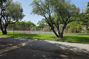 3905 N Nob Hill Rd, Sunrise, FL 33351 - Photo 19
