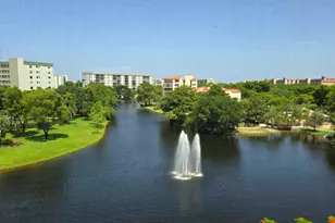 2334 S Cypress Bend Dr, Pompano Beach, FL 33069 - Photo 25