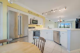 2334 S Cypress Bend Dr, Pompano Beach, FL 33069 - Photo 7