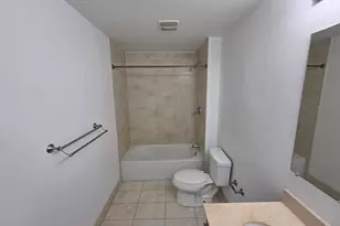 1900 N Bayshore Dr, Miami, FL 33132 - Photo 37
