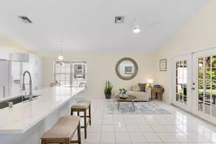 2016 Island Cir, Weston, FL 33326 - Photo 7