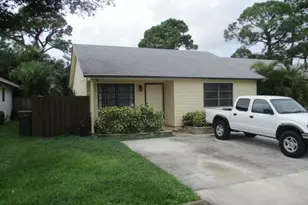 9077 E Highland Pines Dr, Palm Beach Gardens, FL 33418 - Photo 1