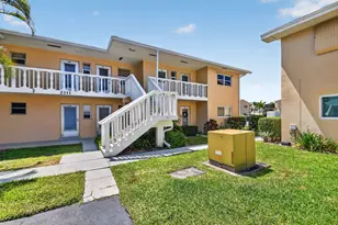 2111 NE 1st Ct, Boynton Beach, FL 33435 - Photo 3