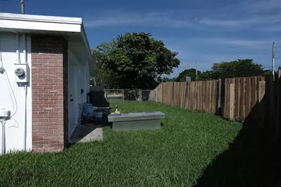 980 Woodland Avenue, West Palm Beach, FL 33415 - Photo 21