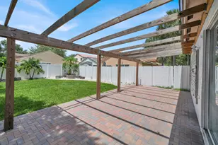 17021 NW 10th St, Pembroke Pines, FL 33028 - Photo 33