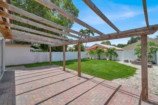 17021 NW 10th St, Pembroke Pines, FL 33028 - Photo 37