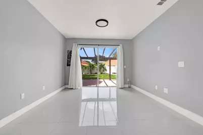 17021 NW 10th Street, Pembroke Pines, FL 33028 - Photo 7