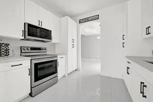 17021 NW 10th St, Pembroke Pines, FL 33028 - Photo 9