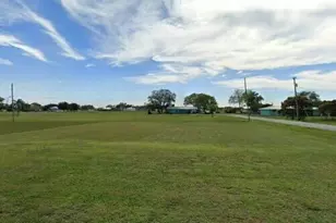 684 Avenue O, Moore Haven, FL 33471 - Photo 1