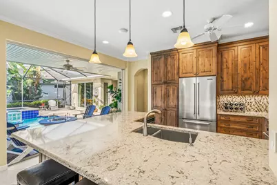 687 Hampton Woods Lane SW, Vero Beach, FL 32962 - Photo 9