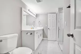 2200 S Cypress Bend Dr, Pompano Beach, FL 33069 - Photo 15