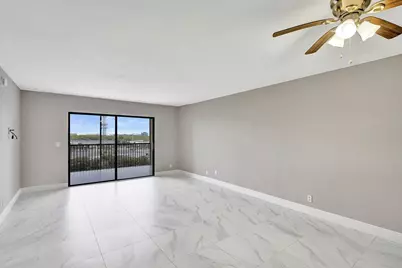 2200 S Cypress Bend Drive #707, Pompano Beach, FL 33069 - Photo 5
