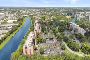 2200 S Cypress Bend Dr, Pompano Beach, FL 33069 - Photo 21