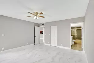 2200 S Cypress Bend Dr, Pompano Beach, FL 33069 - Photo 7