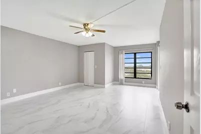 2200 S Cypress Bend Drive #707, Pompano Beach, FL 33069 - Photo 5