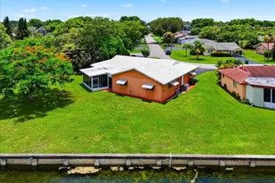 9401 NW 70th Pl, Tamarac, FL 33321 - Photo 3