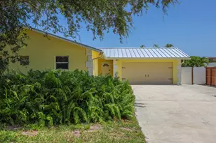 384 NW 23rd St, Boca Raton, FL 33431 - Photo 1