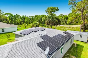 5042 SE Tradewinds Cir, Labelle, FL 33935 - Photo 13