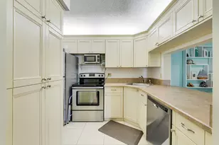 1112 Green Pine Blvd, West Palm Beach, FL 33409 - Photo 11