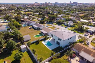 261 NW 8th St, Boca Raton, FL 33432 - Photo 37