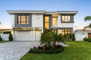 261 NW 8th St, Boca Raton, FL 33432 - Photo 3