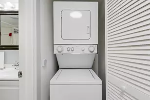12900 SW 13th St, Pembroke Pines, FL 33027 - Photo 25