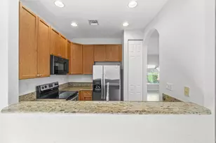 406 Lake Monterey Cir, Boynton Beach, FL 33426 - Photo 9
