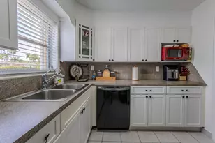 2631 Dudley Dr W, West Palm Beach, FL 33415 - Photo 7