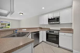 2786 SE Birmingham Dr, Stuart, FL 34994 - Photo 11