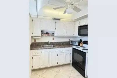 276 Saxony F, Delray Beach, FL 33446 - Photo 3