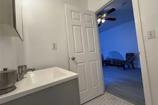 4210 NW 43rd St, Lauderdale Lakes, FL 33319 - Photo 9